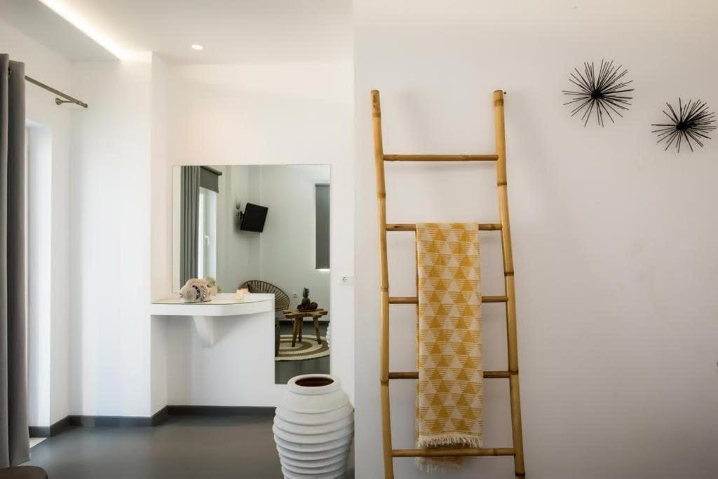 Jonaz Suites Mykonos Town Exteriör bild